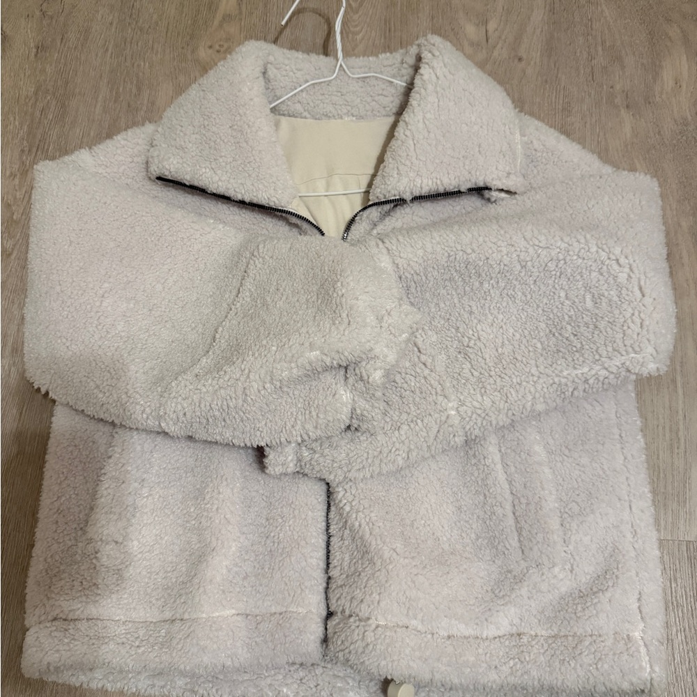 lululemon Cozy  Jacke. Size small